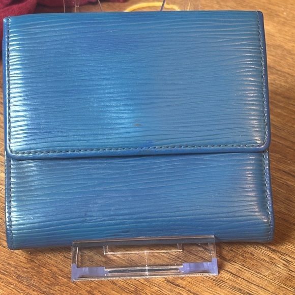 Louis Vuitton Epi Leather Elise Wallet in Toledo Blue - Picture 4 of 14